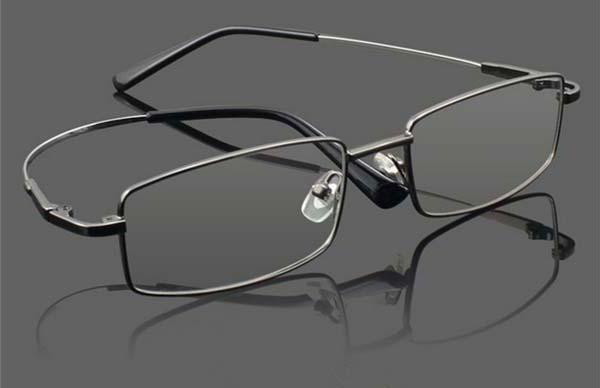 Memory Titanium Glasses -lasikehyksen valmistaja